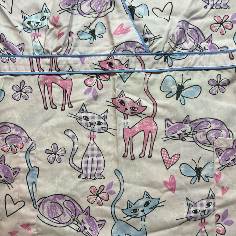 Pink Kittens Patterned Scrub Top - Picture 2 of 5